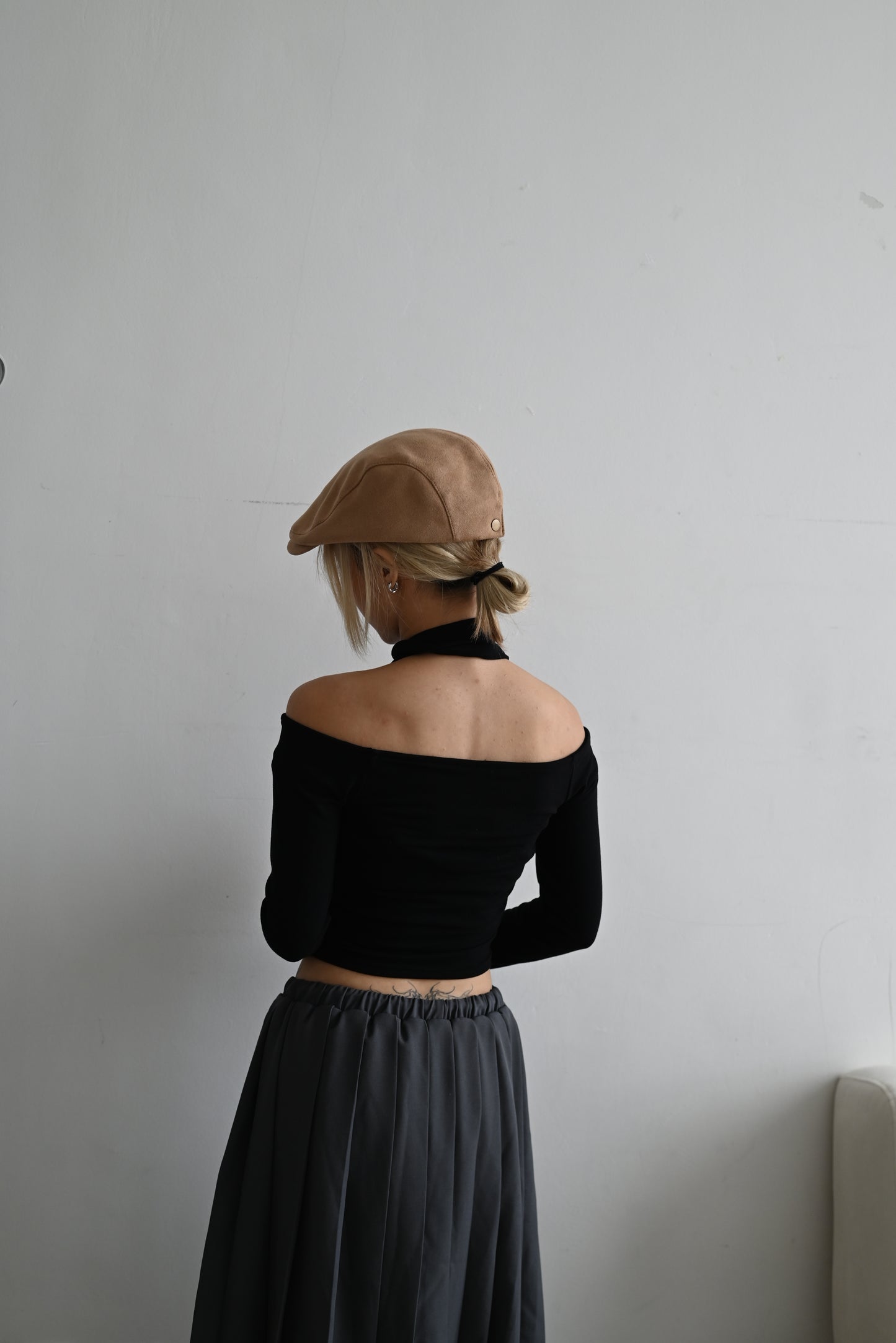 掛頸LOW CUT TOP