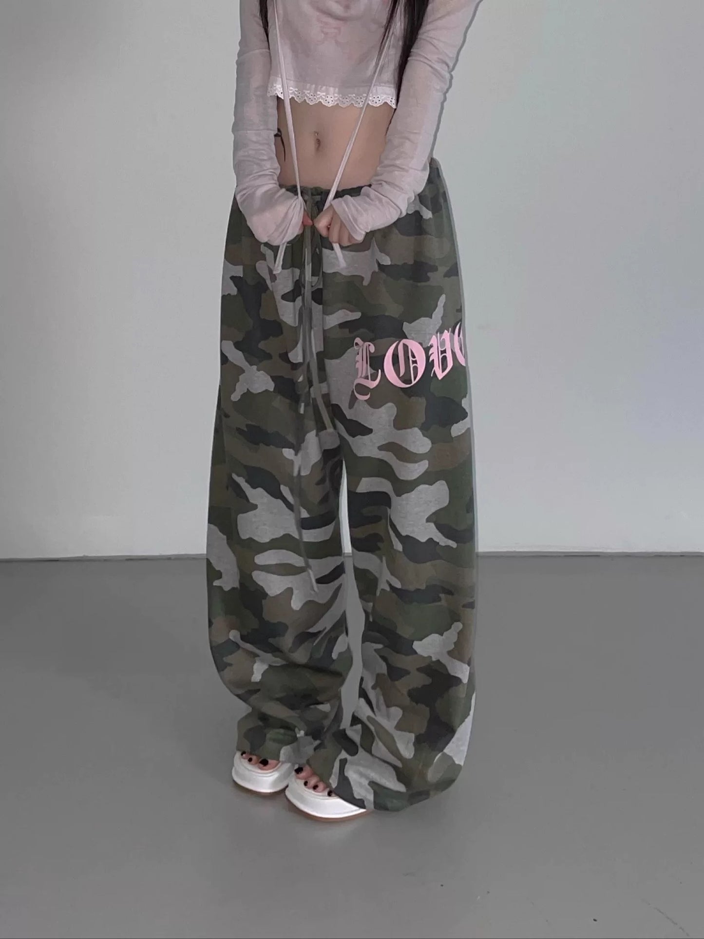Camouflage Print Relaxed Fit Pants