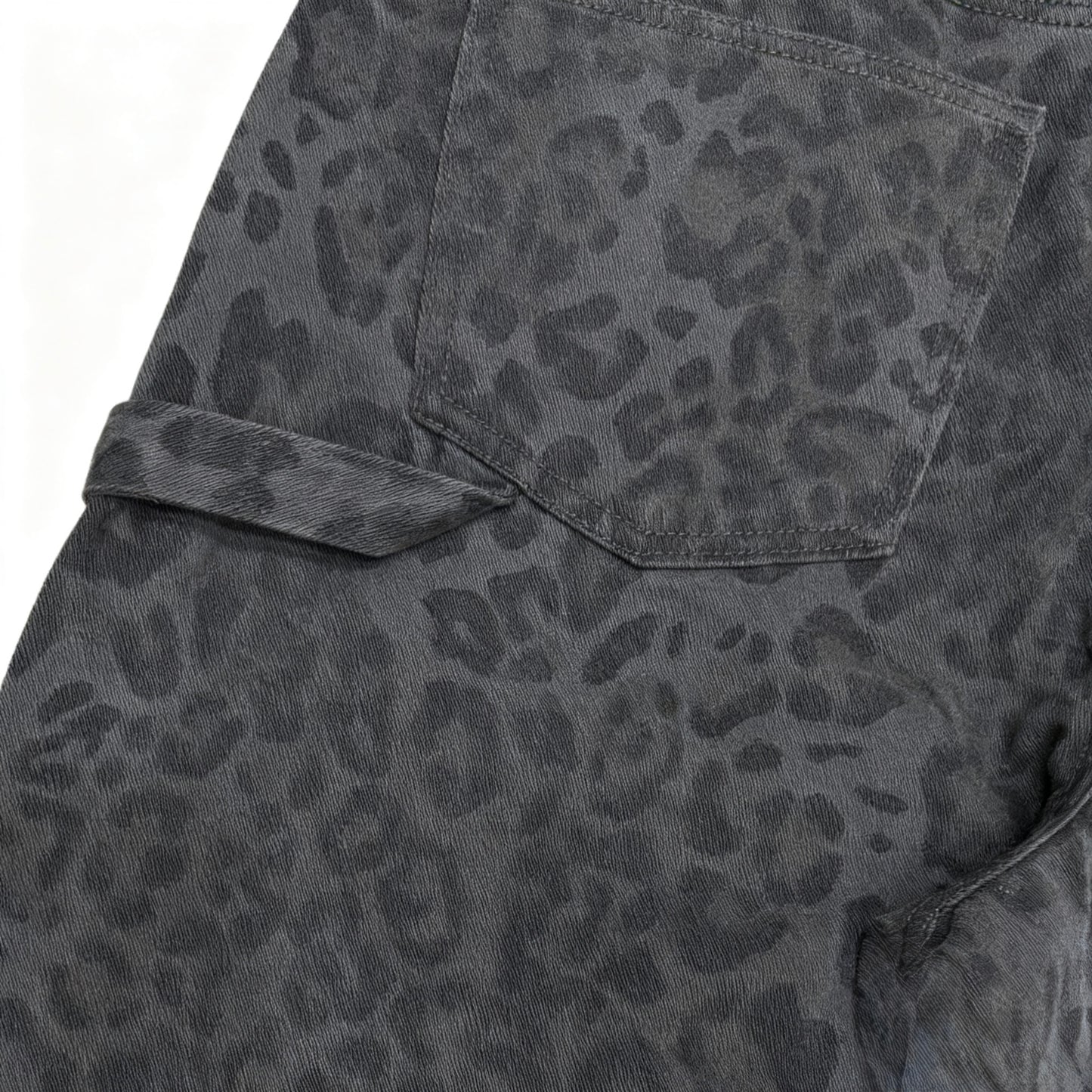 Curved Leopard Print