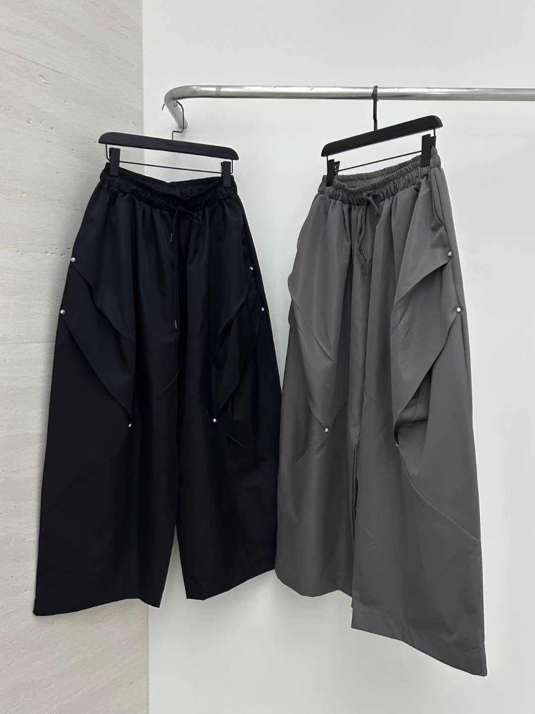 斜線切割扭釘氣球工裝褲