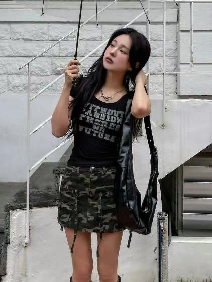SlimLetter Tee