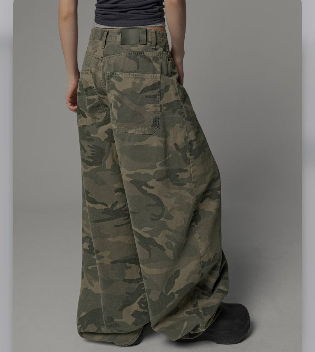 camo pattern wide balloon pants