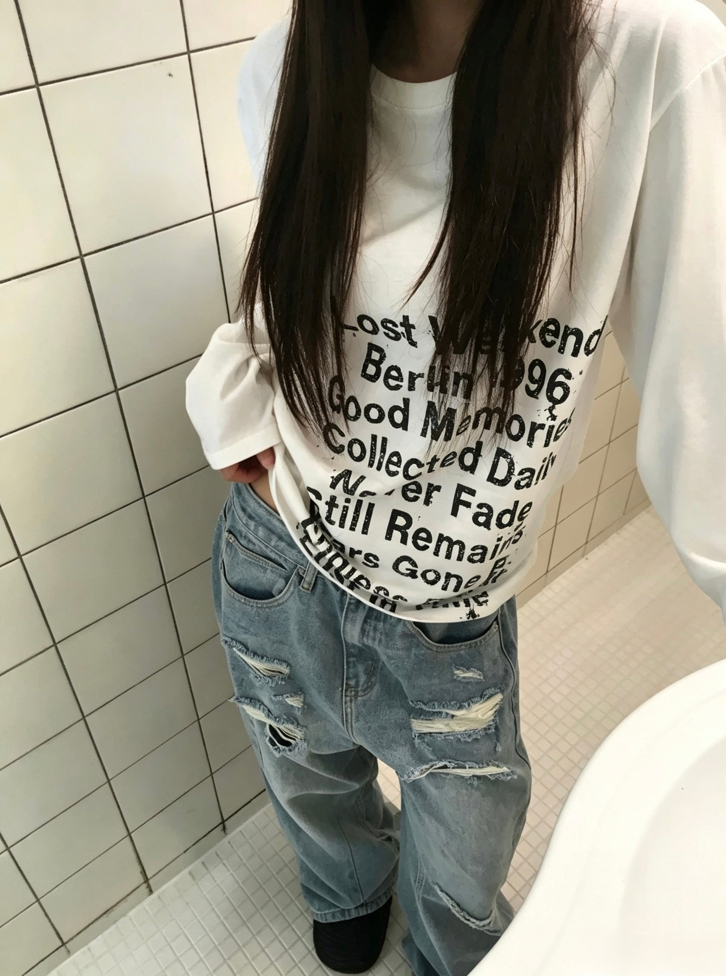26FW Berlin Slogan Long Sleeve Tee
