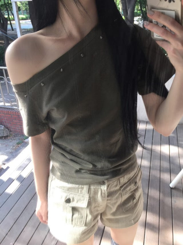 Asymmetric Star-Stud Top