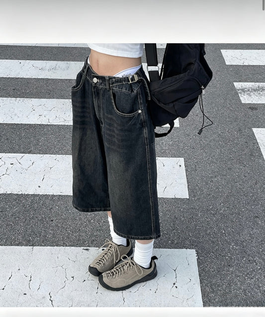 Vintage Washed Loose Button Short Jeans
