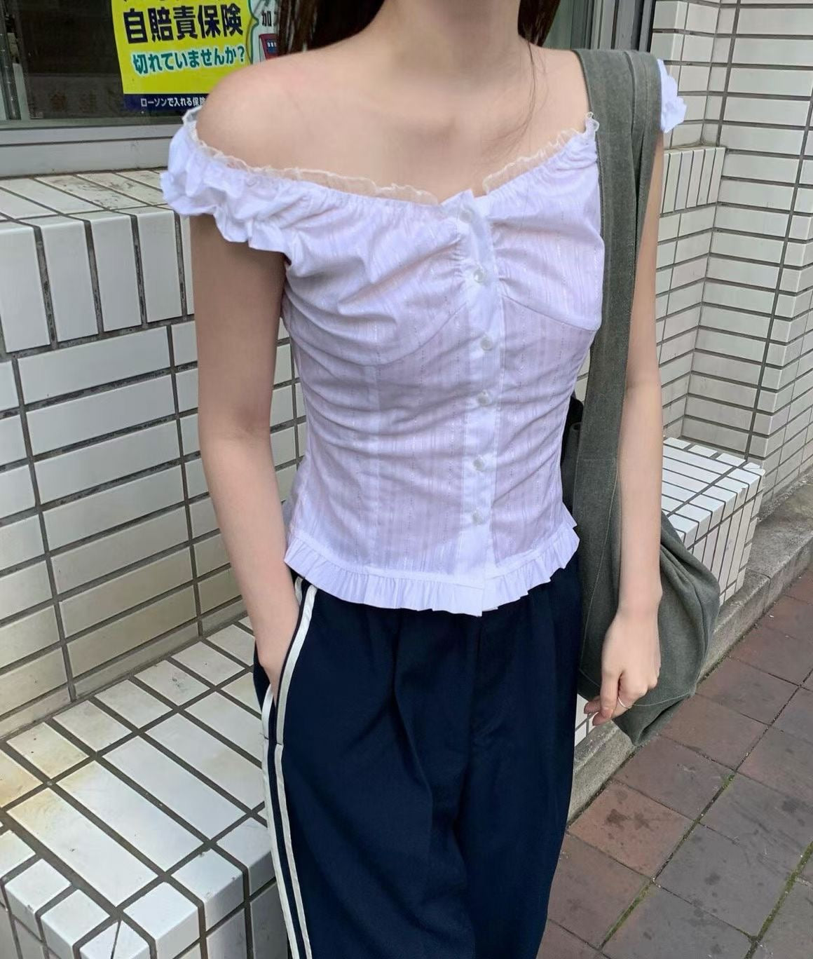 荷葉邊襯衫露肩背心