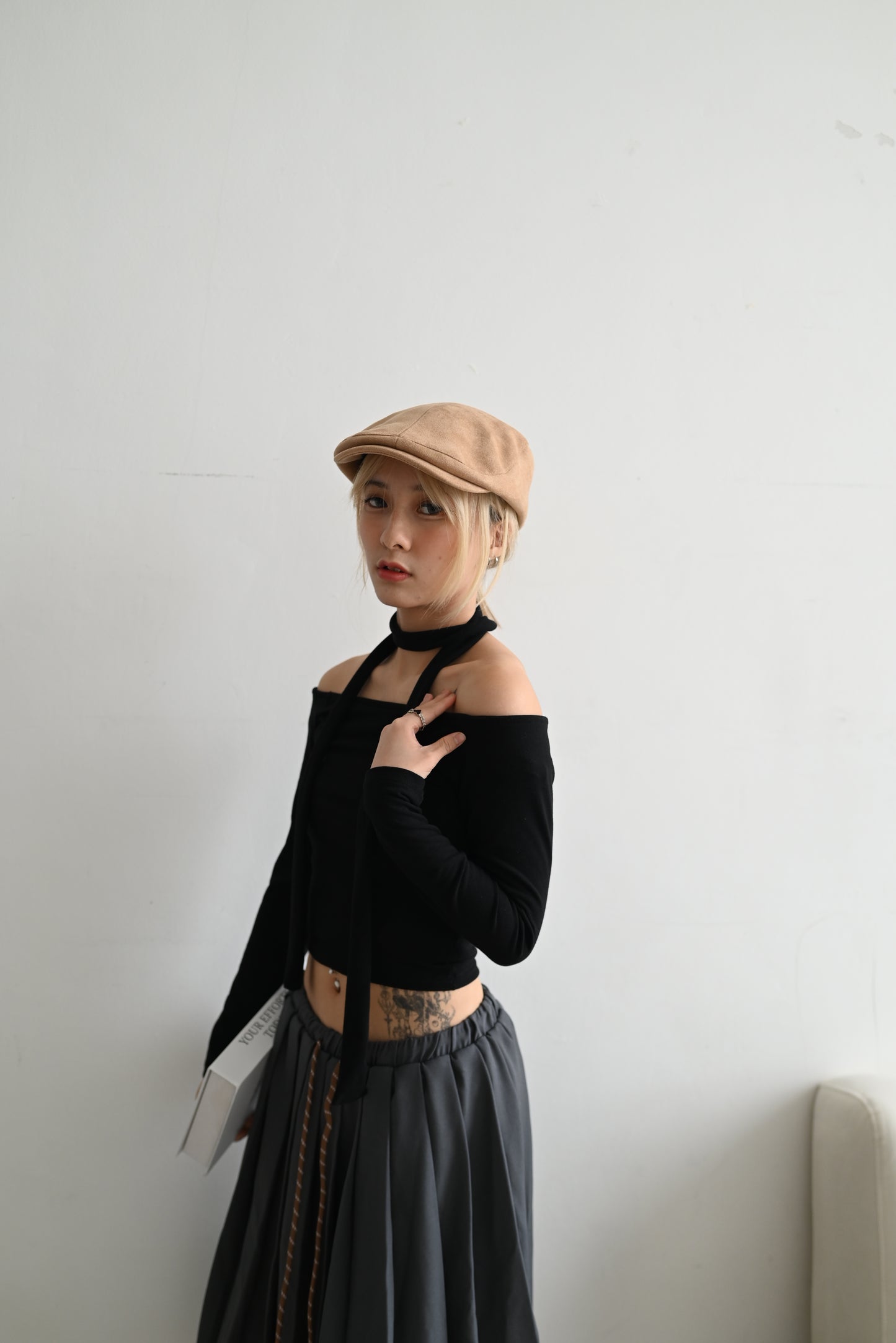 掛頸LOW CUT TOP