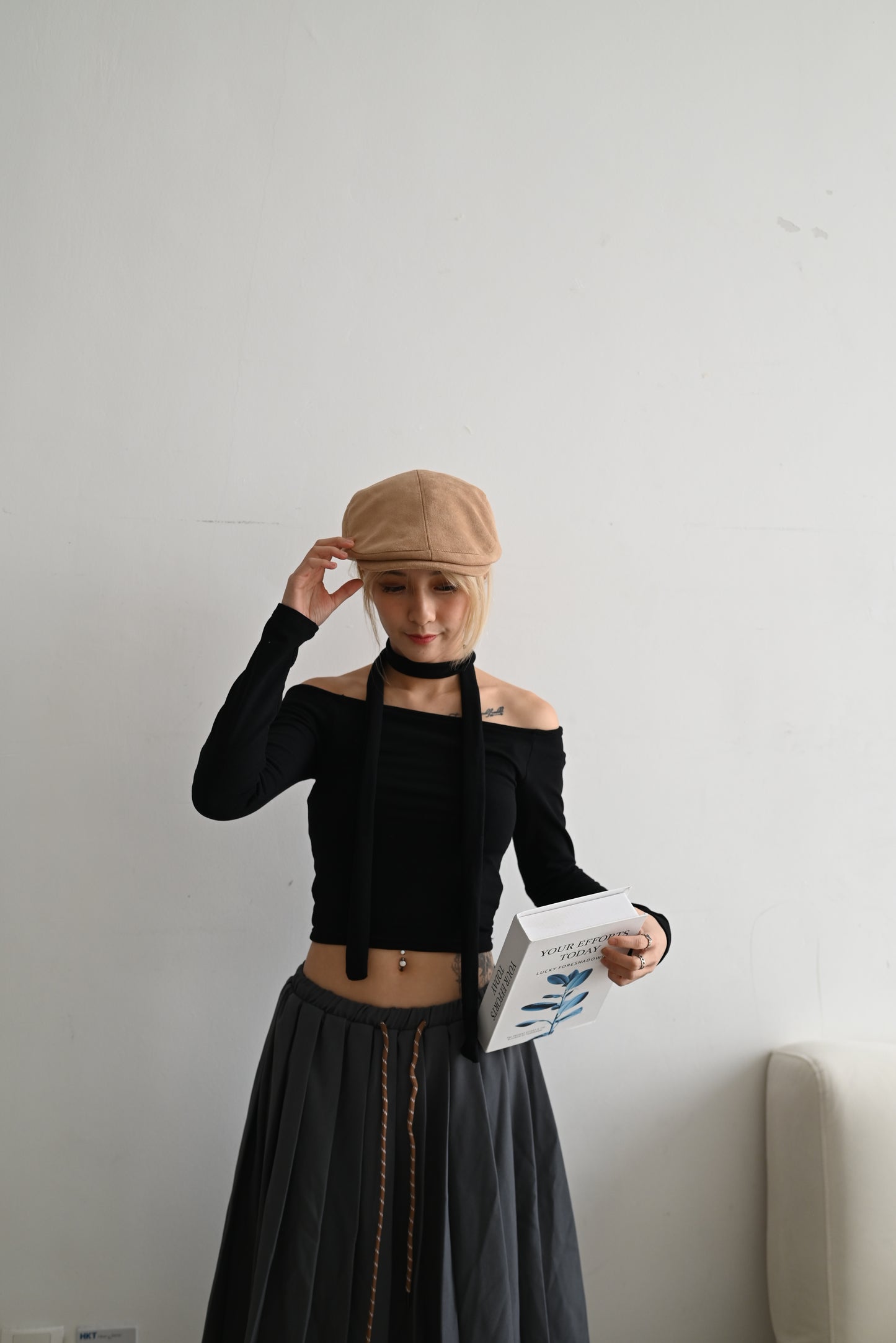 掛頸LOW CUT TOP
