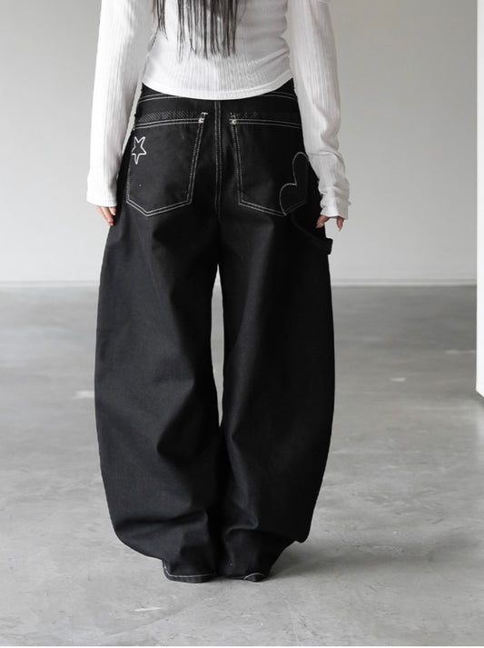 Heart Pocket Curved Jeans