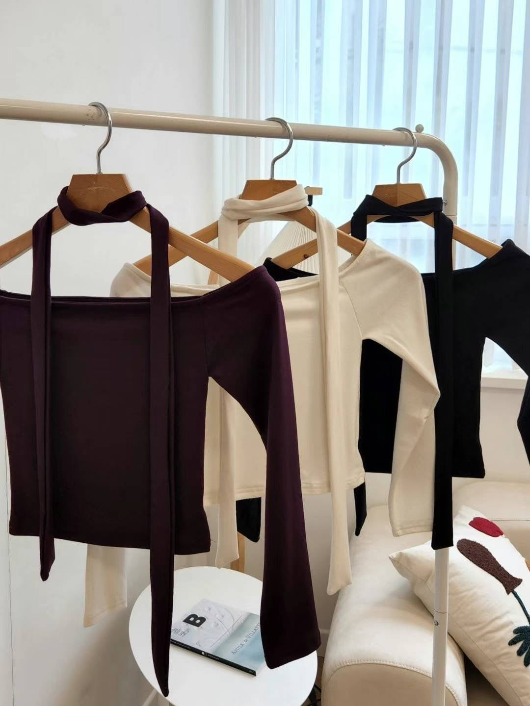 掛頸LOW CUT TOP