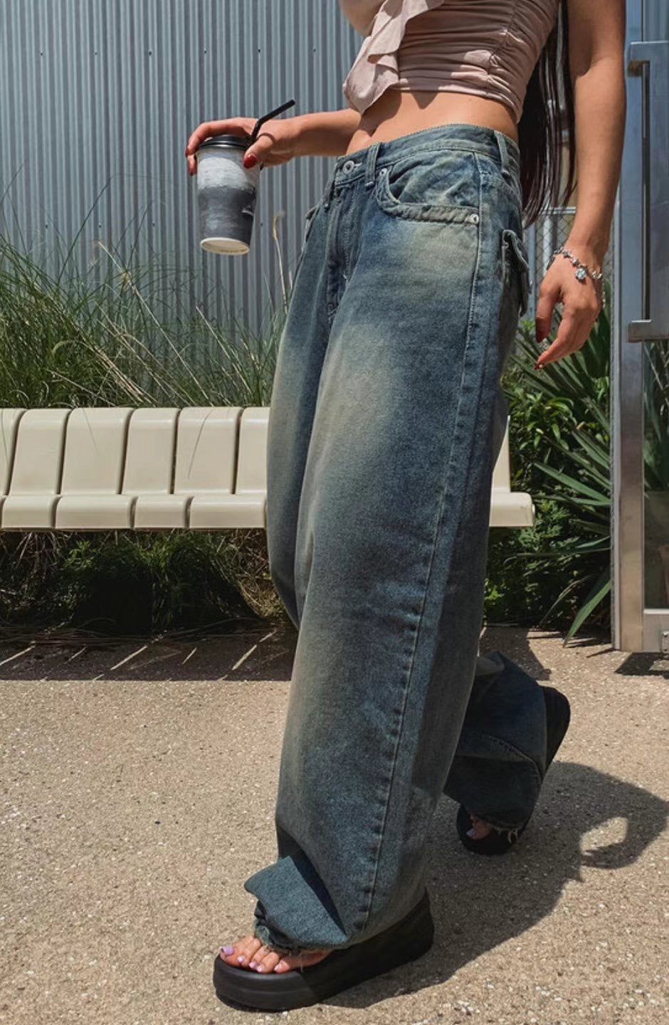 Loop pocket jeans