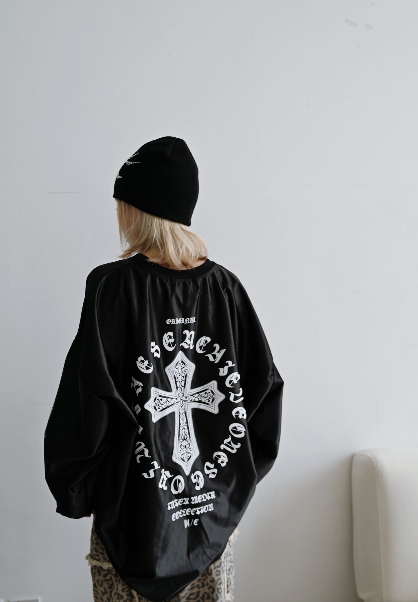 unisex runes top