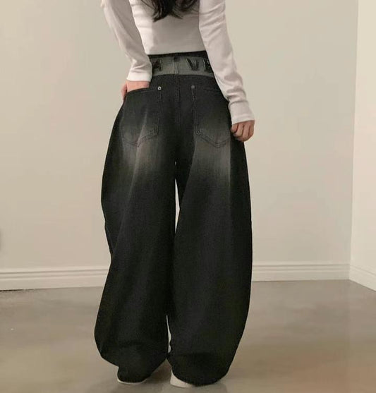 水洗背面字母寬松牛仔褲