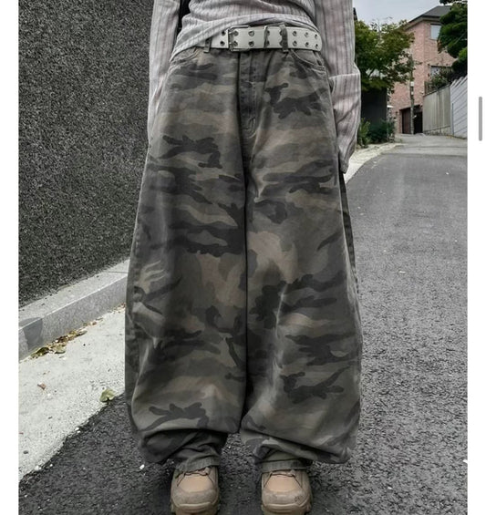 camo pattern wide balloon pants