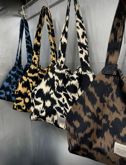 Two-Way Spotted Pattern Shopping Bag